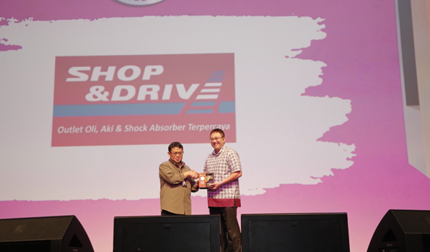 Berkomitmen pada Keberlanjutan, Shop & Drive Raih Penghargaan BRAND FOR GOOD di The 10th Indonesia WOW Brand 2025