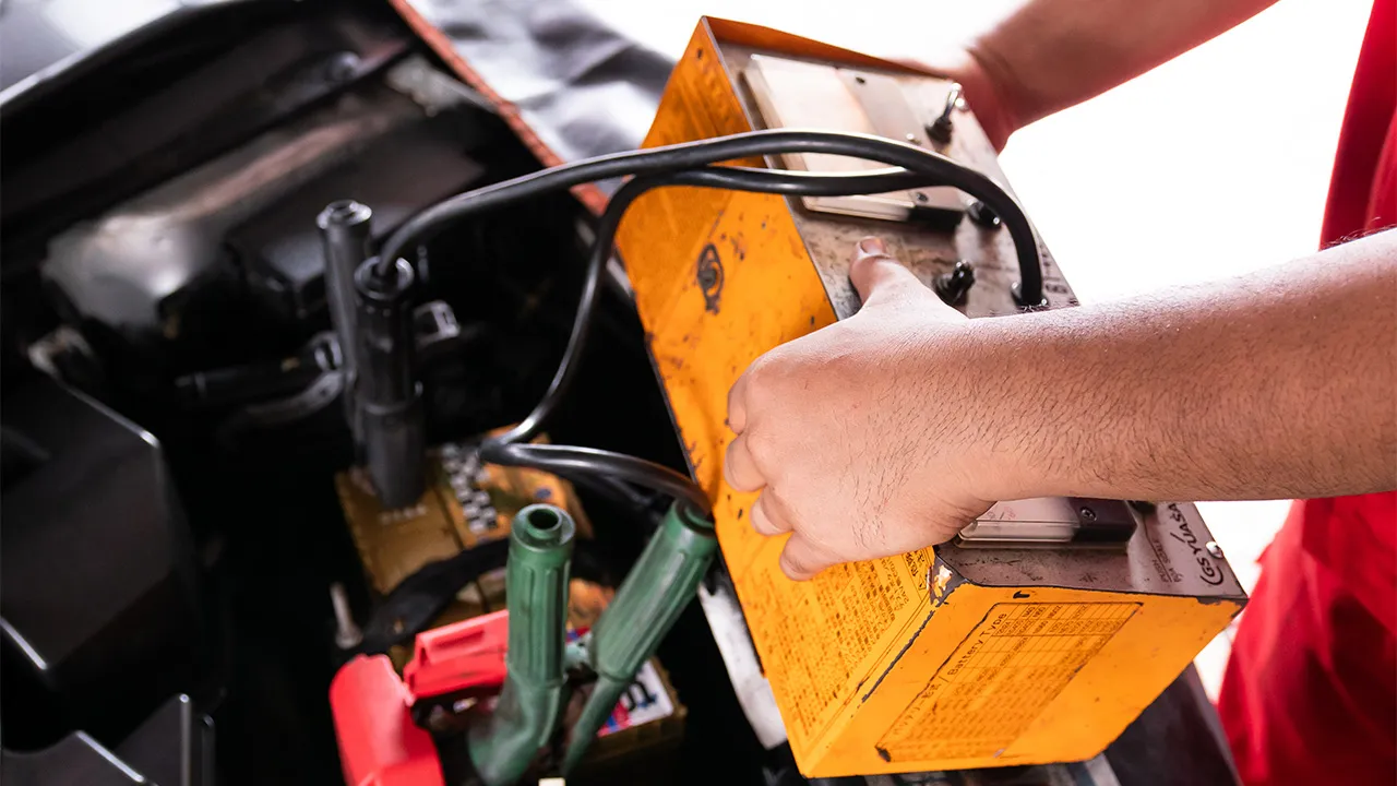 Mobil Nggak Mau Nyala? Jangan Panik!, Inilah Penyebab Yang Sering Diremehkan