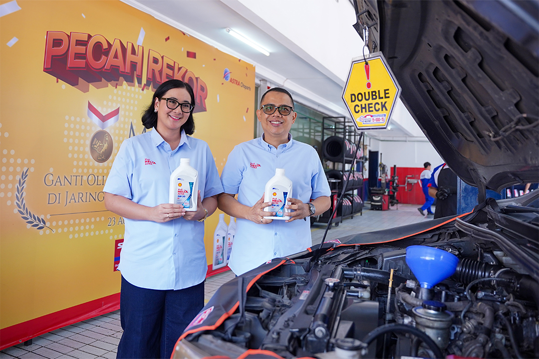 Shop & Drive dan Shell Indonesia Raih Rekor MURI untuk Ganti Oli Mobil Serentak di Jaringan Bengkel Terbanyak