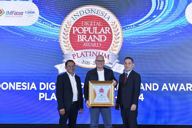 Shop & Drive Raih Penghargaan Bergengsi : Indonesia Digital Popular Brand Award Platinum 2020-2024