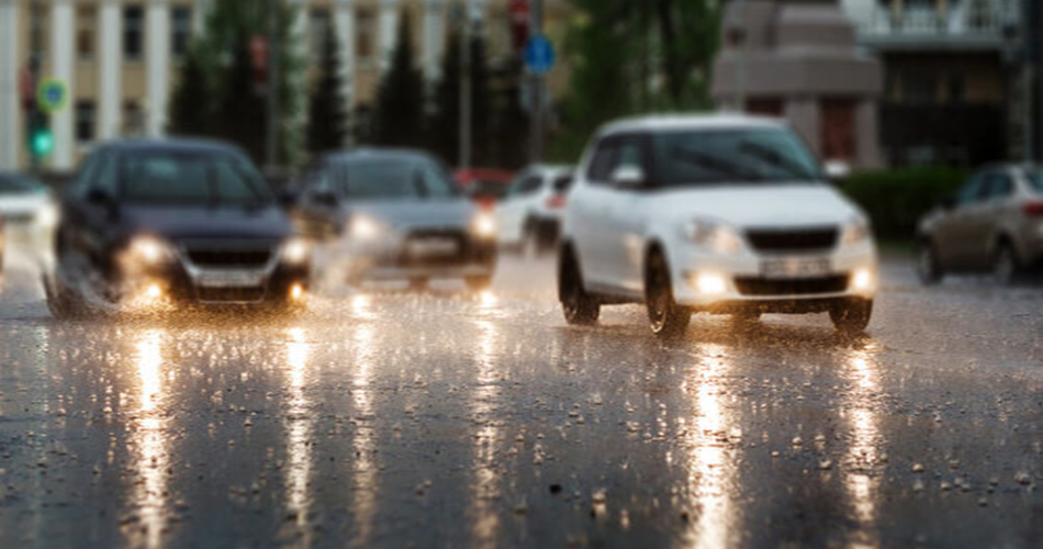 Tips Merawat Mobil Yang Parkir Diluar Di Musim Hujan